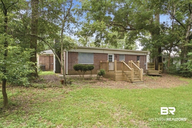 Building Photo - 509 Gayfer Ave