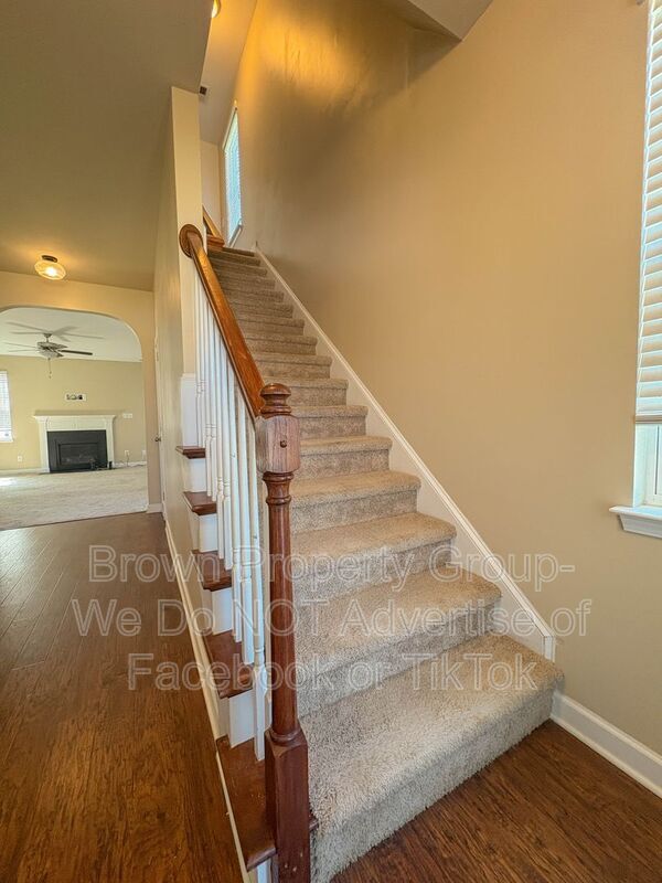Building Photo - 829 Bellingham Way
