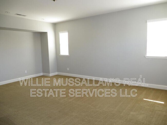 Building Photo - 685 W Rico Way