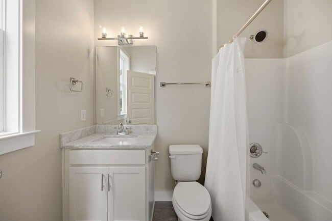Building Photo - East Nashville Dream Rental