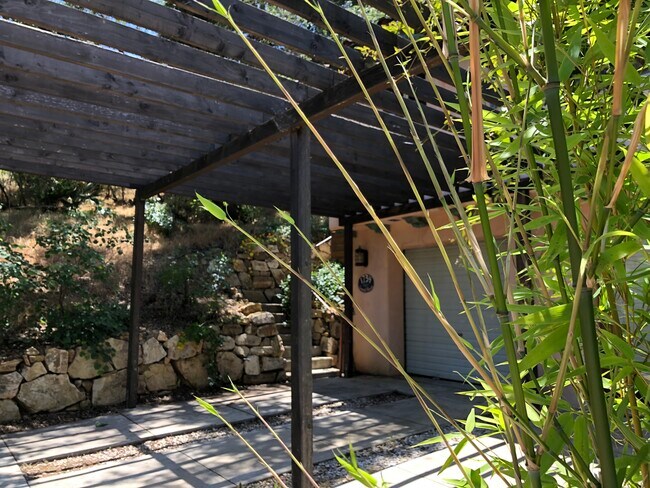 Building Photo - 1734 Topanga Skyline Dr