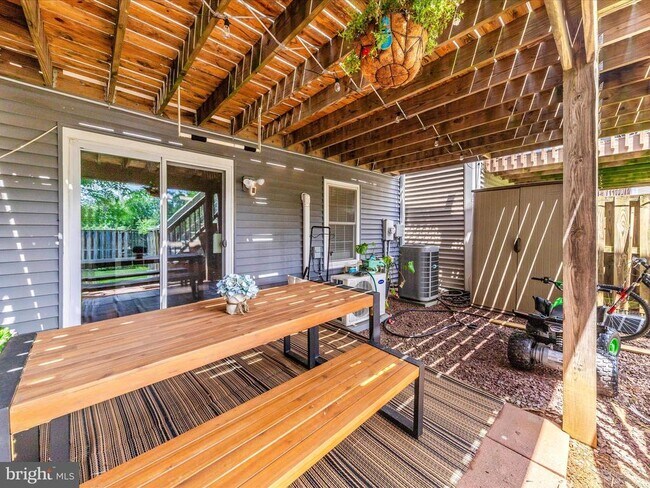 Building Photo - 9326 Taverney Terrace