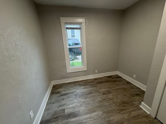 Building Photo - Beautiful 4 Bedroom  House