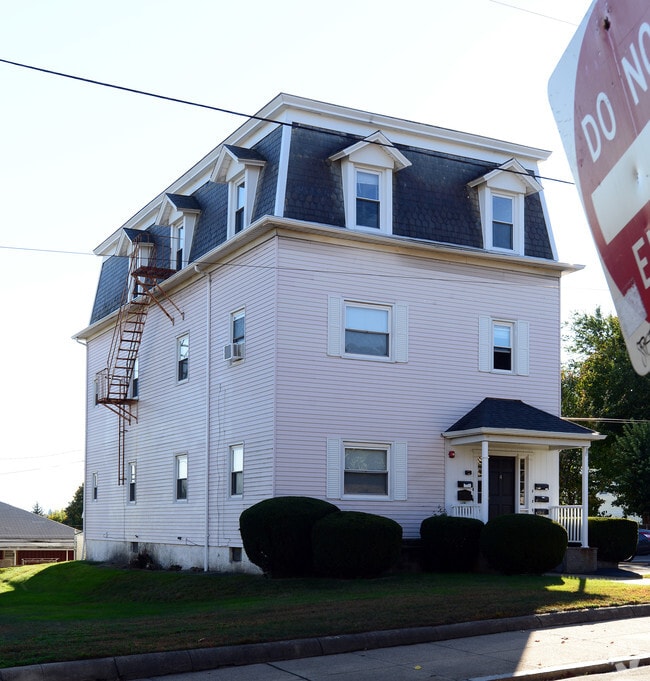 Building Photo - 4 Claremont Ave