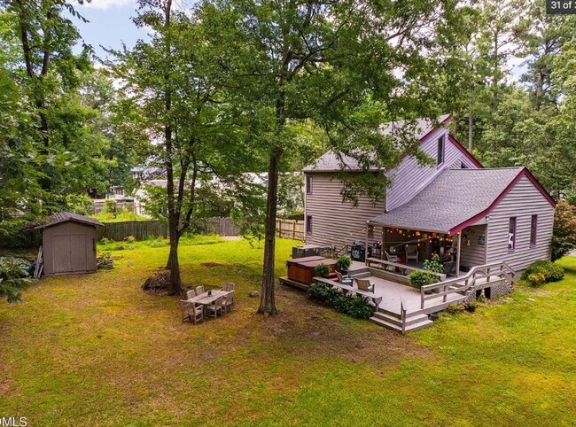 Building Photo - Beautiful & Spacious 3 Bedroom 3 Baths