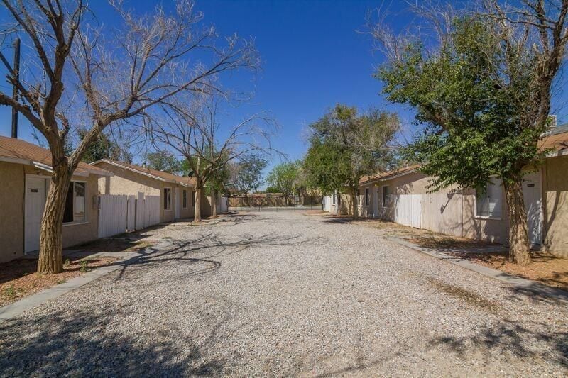 Building Photo - 2634 Desert St