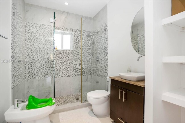 Building Photo - 152 SW 20th Rd