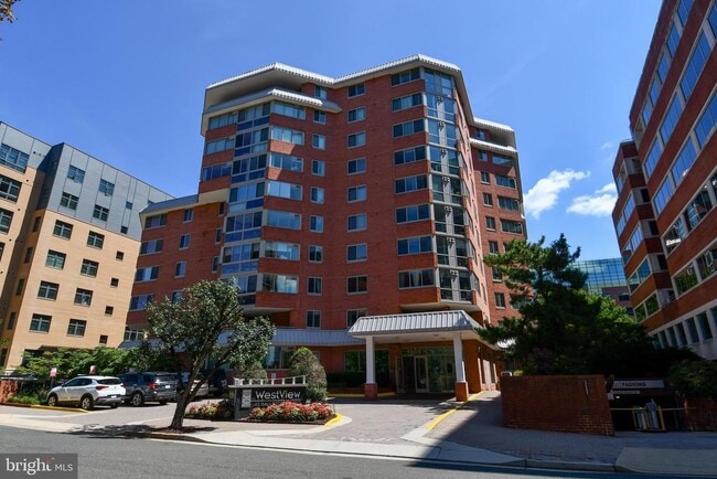 Building Photo - 1001 N Vermont St