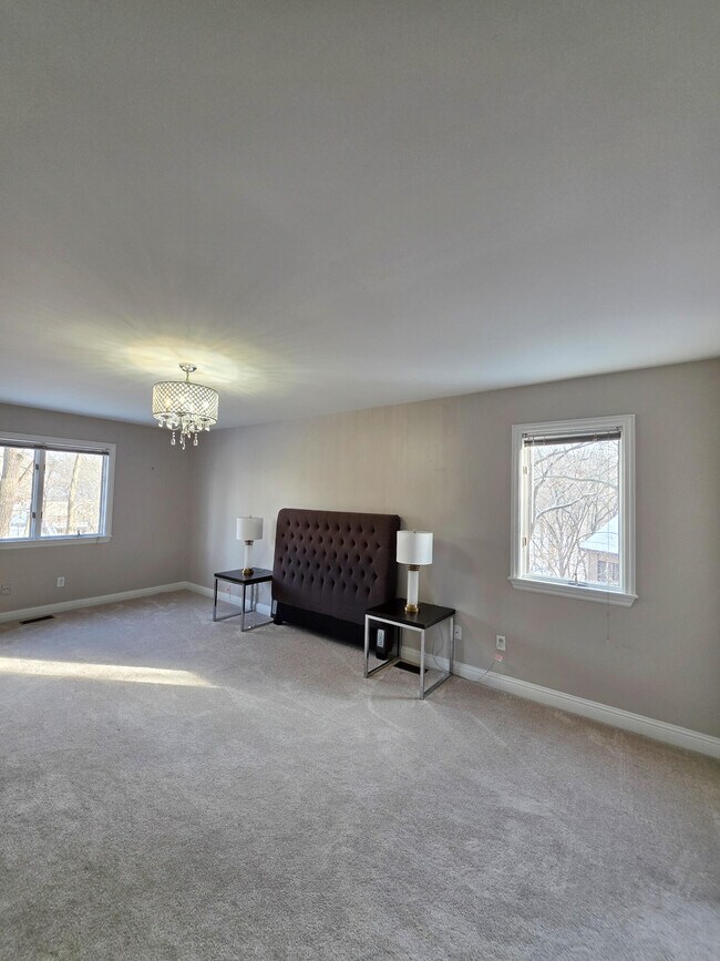 Building Photo - 3427 E Dobson Pl