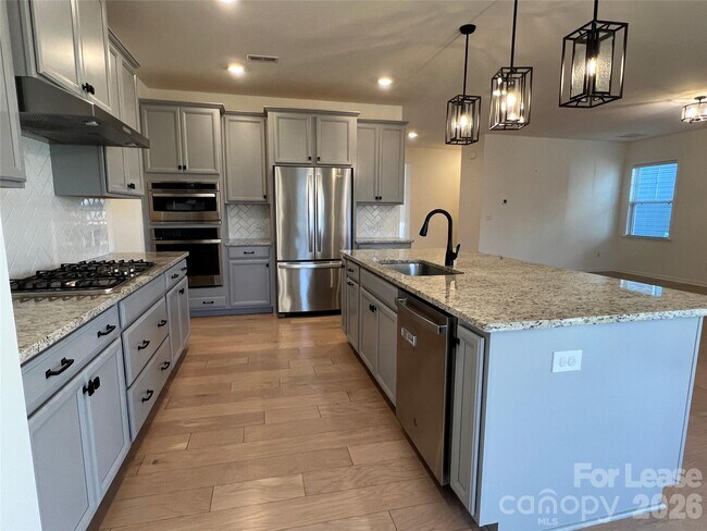 Building Photo - 5016 Britannia Blvd