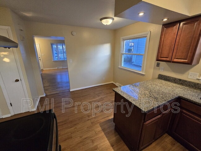 Building Photo - 6901 N 42nd St