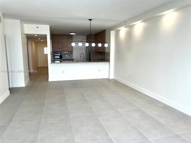 Building Photo - 17050 N Bay Rd