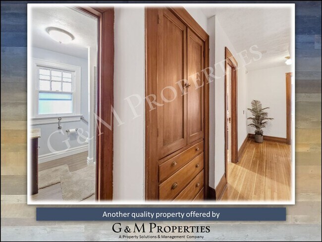 Building Photo - Rare Park Ave Rental – Spacious 3-Bedroom with Original Charm