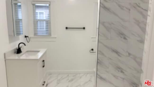 Building Photo - 120 S Catalina St