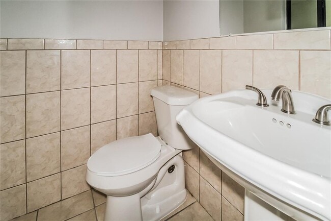 Building Photo - 5312 Sun Valley Ct