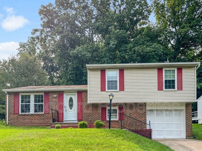 Building Photo - 8535 Hayshed Ln