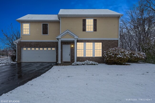 Building Photo - 2610 Williamsburg Dr