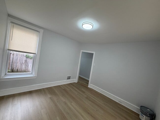 Building Photo - Charming 2BR/1Bath House! Section 8 ONLY!