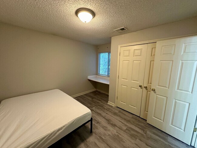 Building Photo - Tillman Place, 523