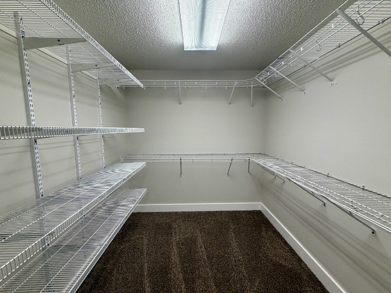 Building Photo - 401 3rd St