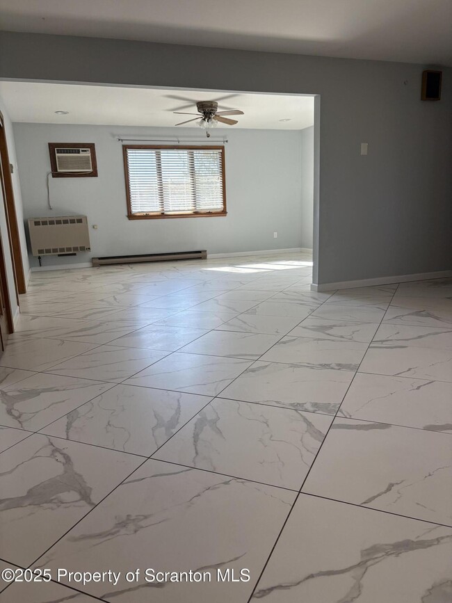 Building Photo - 559 Penn Ave