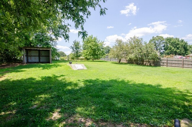 Building Photo - 7109 Hall Ln