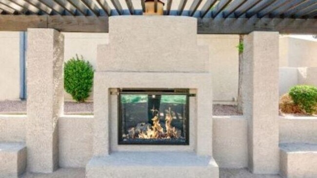 Building Photo - 164 N 74th St