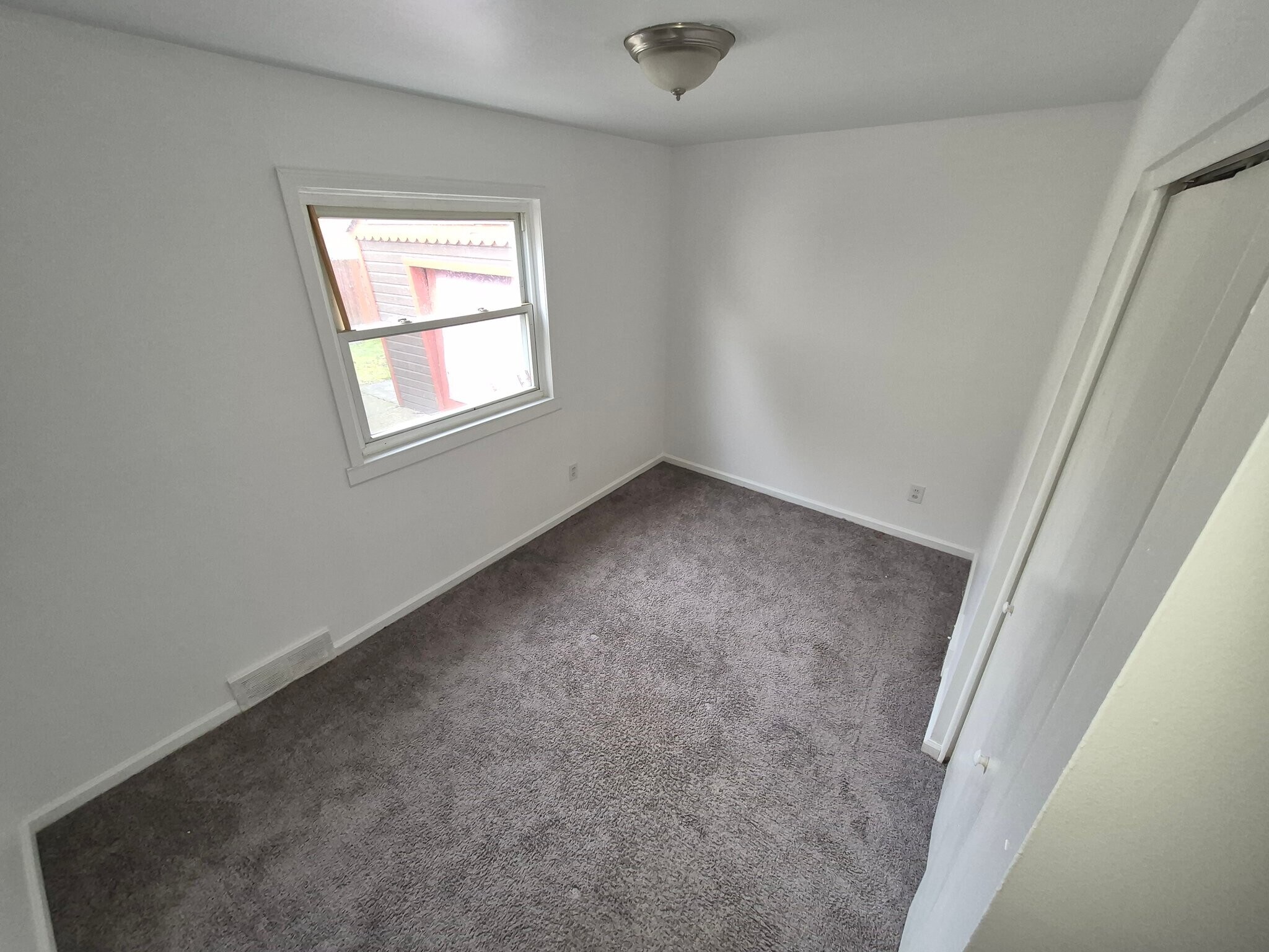 Building Photo - 18884 Bloom St