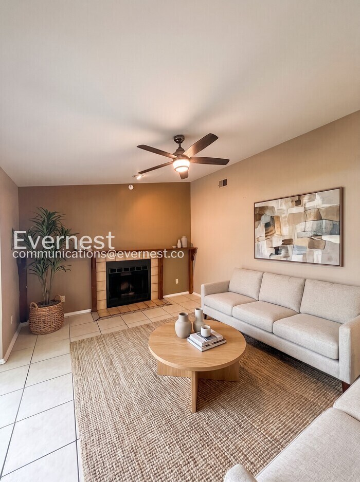 Building Photo - 12849 Tallowood Dr