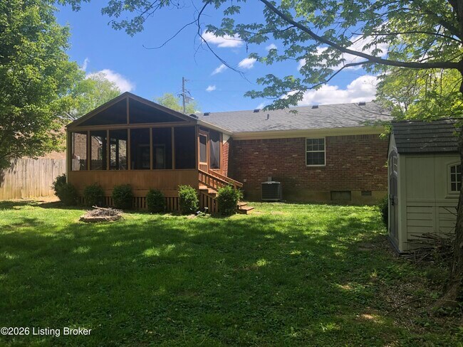 Building Photo - 6811 Cedarwood Dr