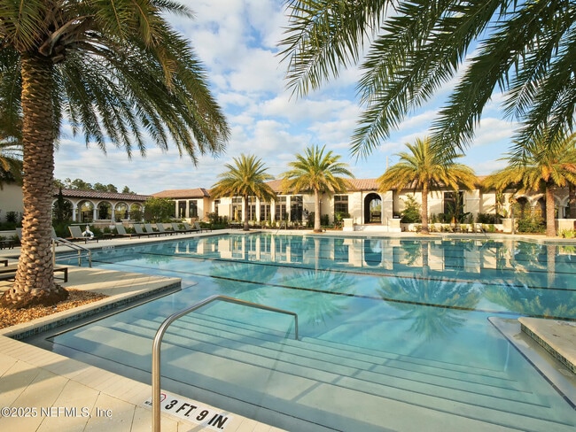 Building Photo - 12770 Valletta St