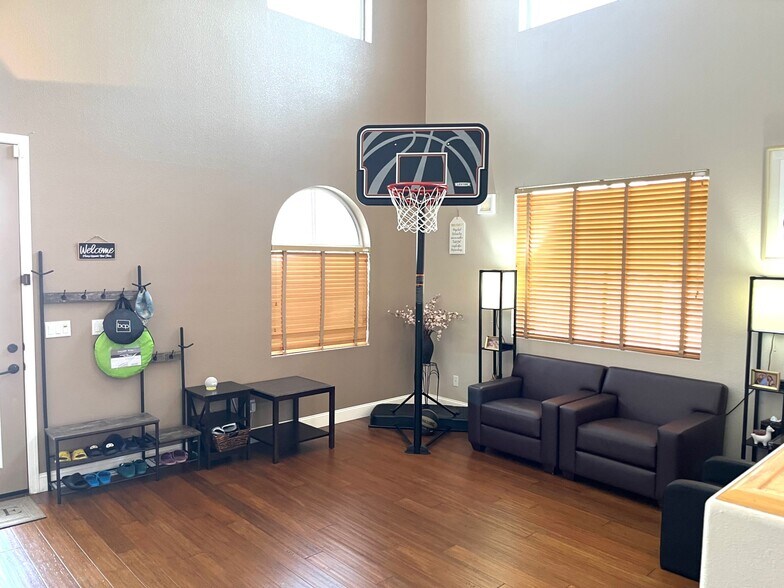 Building Photo - 7729 Villa Gabriela Ave