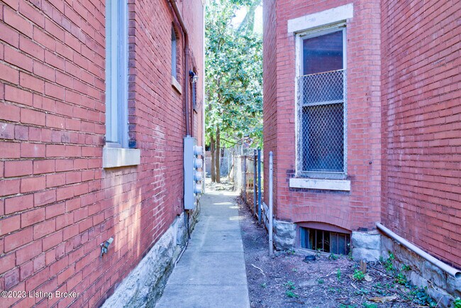 Building Photo - 1444 S 2nd St