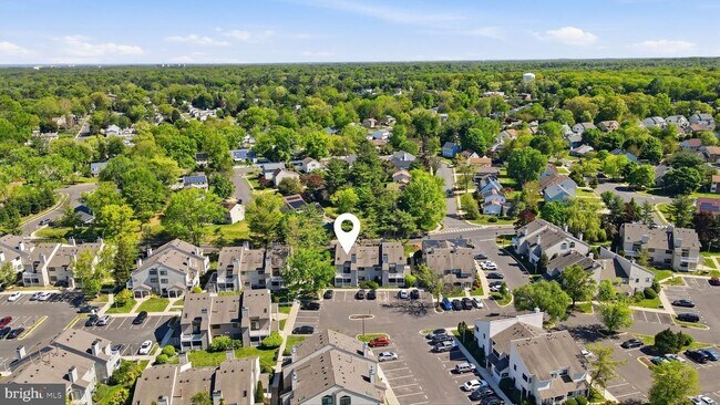 Building Photo - 1310 Roberts Way