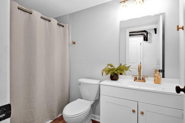 Building Photo - 354 Passina Rd