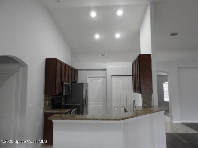 Building Photo - 1535 Heartwellville St NW