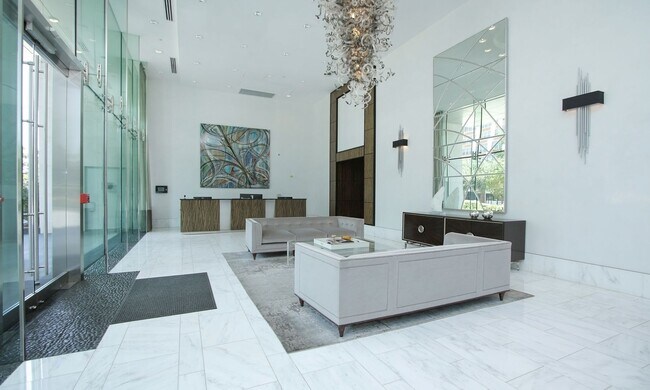 Building Photo - Exquisite Luxury high-rise 2 bedroom, 2bat...