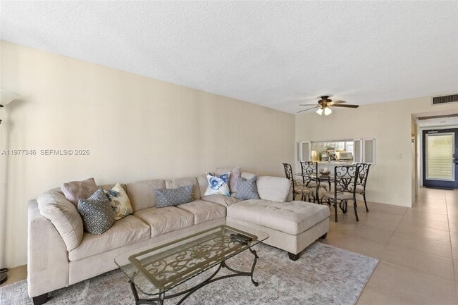 Building Photo - 9480 Poinciana Pl