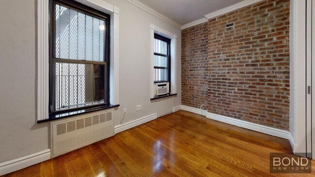 Building Photo - 345 W 53rd St