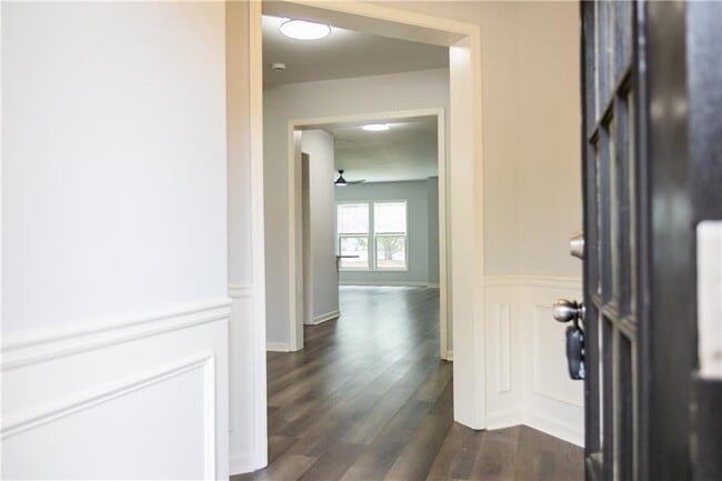Building Photo - 4960 Ducote Trail