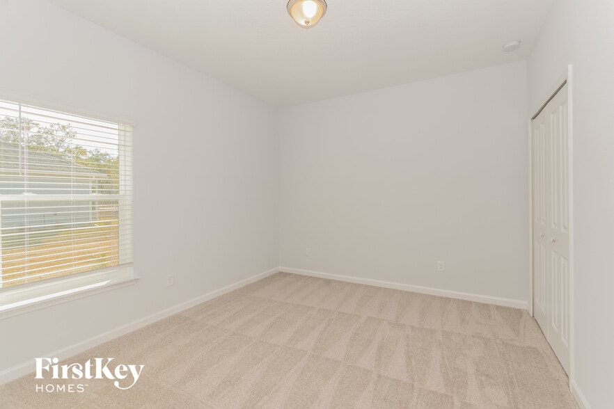 Building Photo - 3614 Oglebay Dr