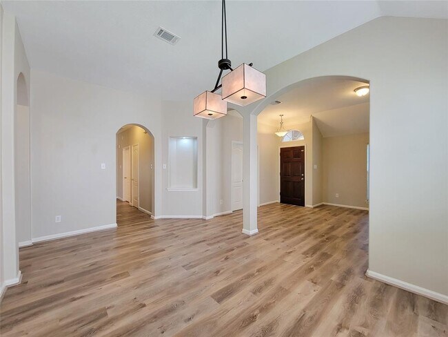 Building Photo - 12307 Shadowvista Dr