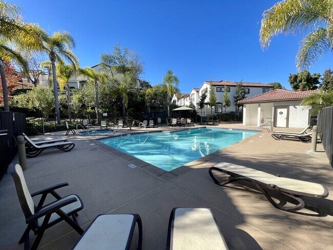 Building Photo - Codorniz Way