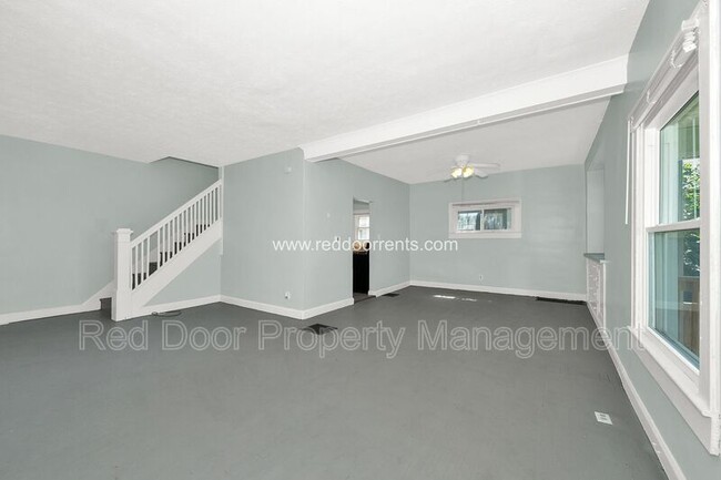 Building Photo - 601 N Sherman Dr