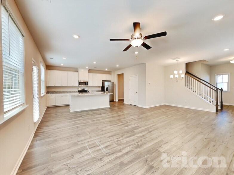 Building Photo - 317 Knowles Pl