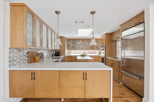 Building Photo - 5010 N Braeswood Blvd