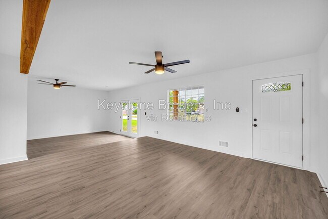Building Photo - 2657 John Petree Rd