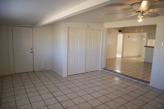 Building Photo - Great home Great price