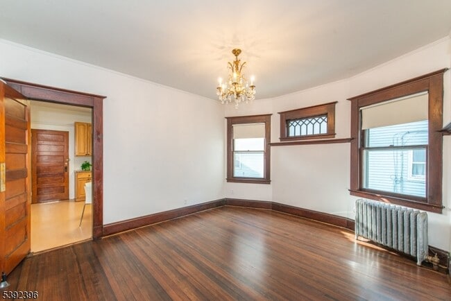 Building Photo - 35 Montclair Ave