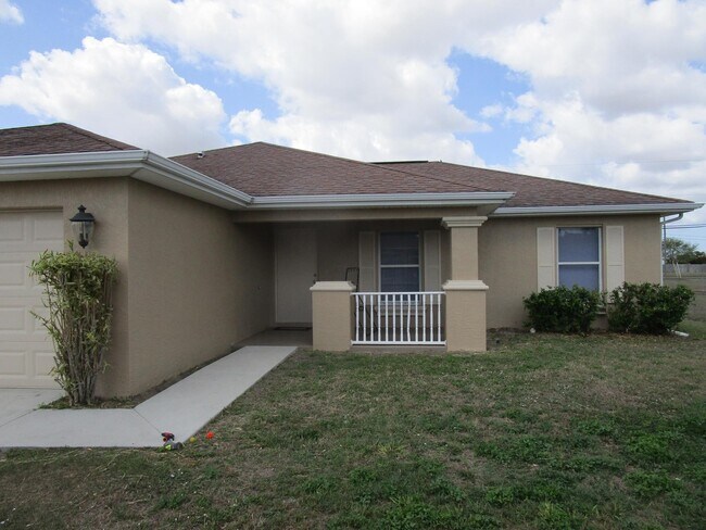 Primary Photo - 3/2 with laminate flooring throughout